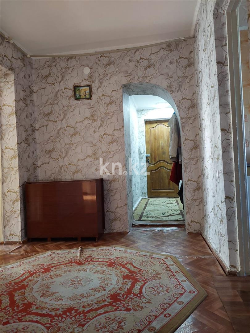 Продажа 3-комнатной квартиры, 60 м², ул. Гоголя - Продажа  трехкомнатных квартир в Караганде фото 13 из 14