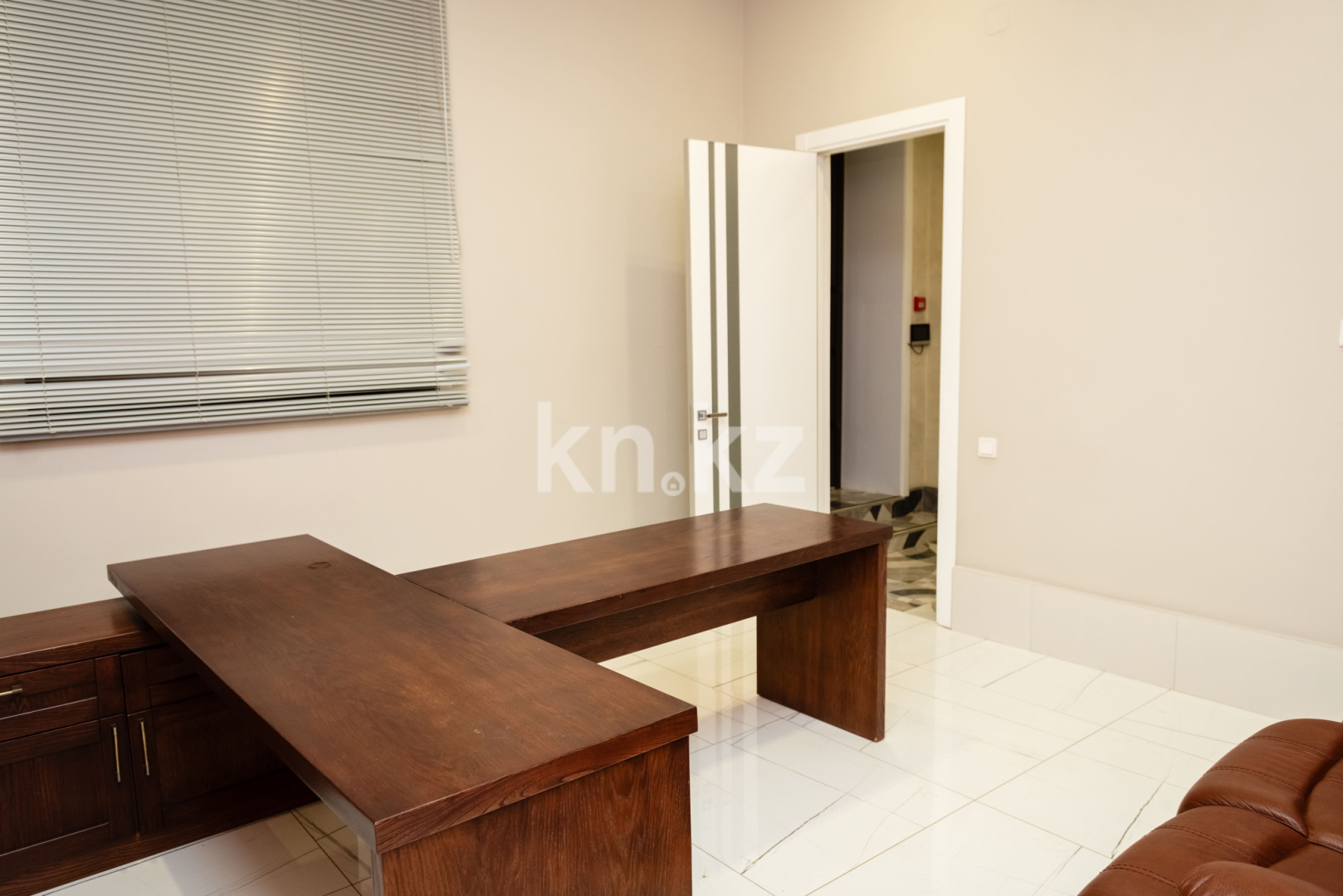 Продажа , 300 м², ул. Муканова, дом  53 - Продажа офисных и торговых помещений в Караганде фото 3 из 34