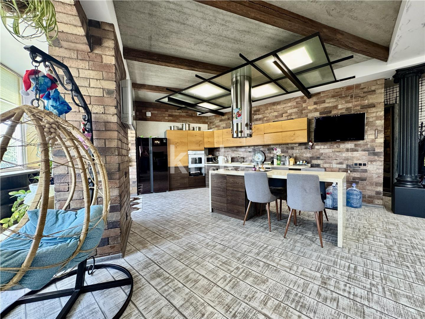 Продажа 3-комнатной квартиры, 160 м², ул. Аманжолова, дом  41 - Продажа  трехкомнатных квартир в Караганде с фото фото 6 из 52