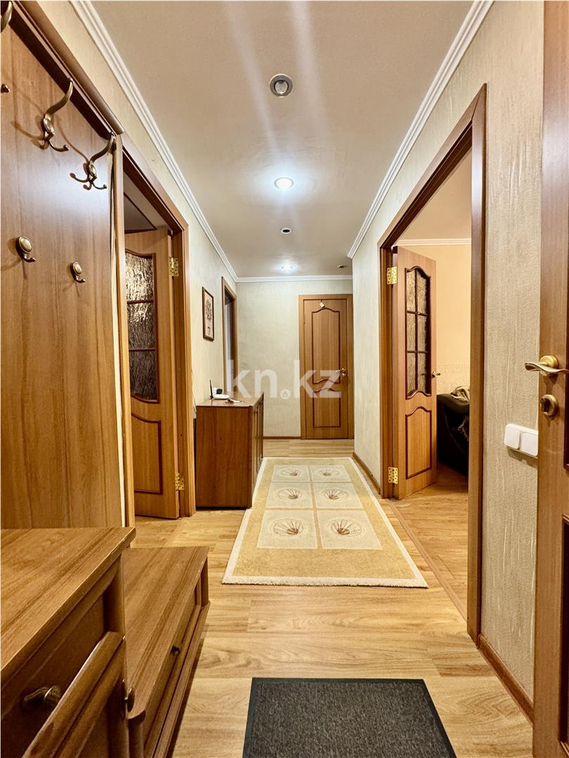 Продажа 3-комнатной квартиры, 63 м², ул. Аманжолова, дом  7 - Продажа квартир в Караганде фото 24 из 30