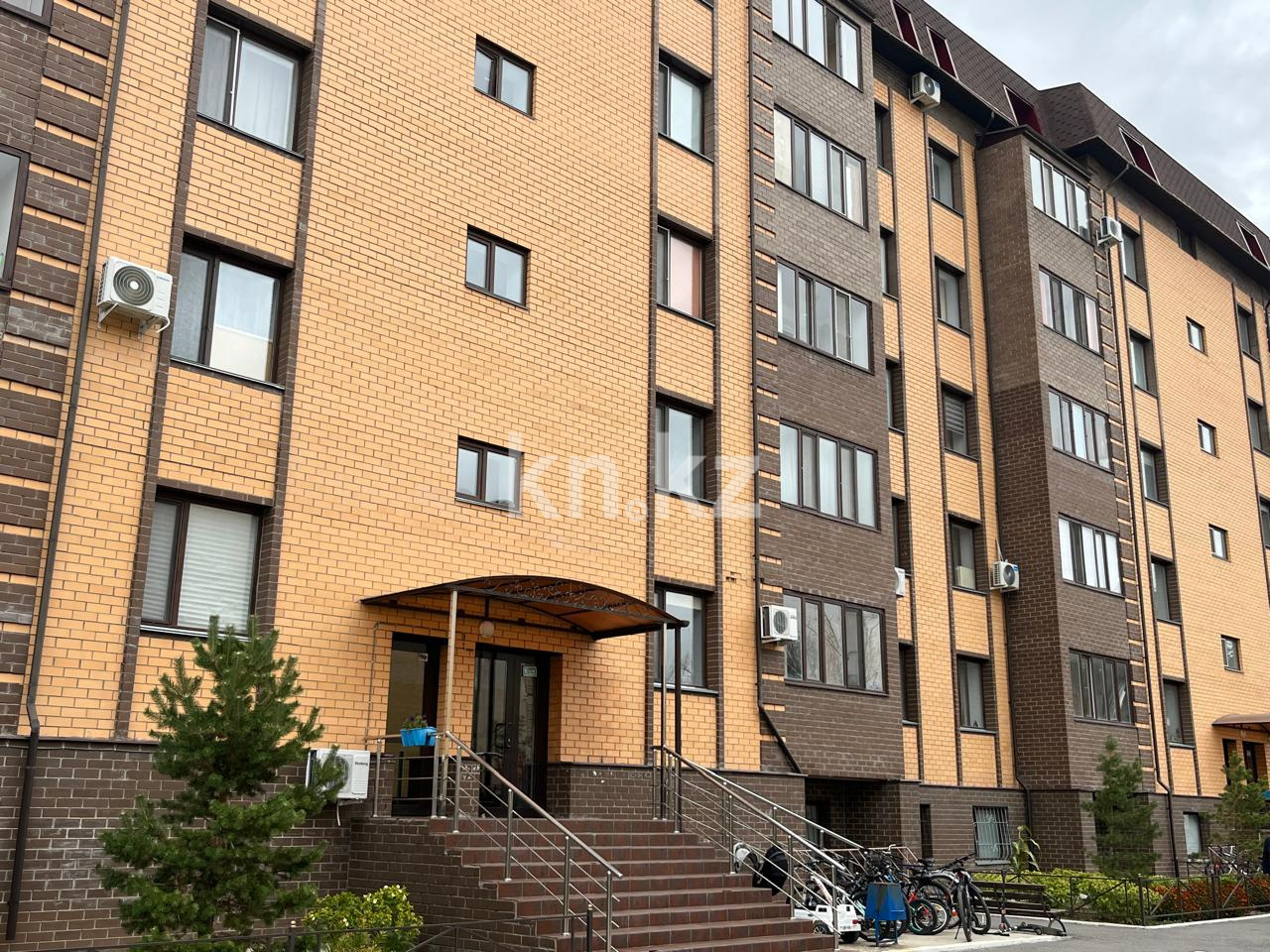 Продажа 4-комнатной квартиры, 116 м², ул. Сатыбалдина, дом  27/2 - Продажа квартир в Караганде фото 1 из 10