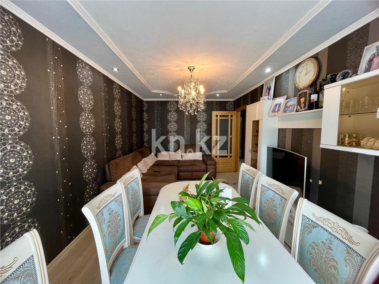 Продажа 3-комнатной квартиры, 62 м², мкр-н 19 - Продажа квартир в Караганде фото 1 из 17