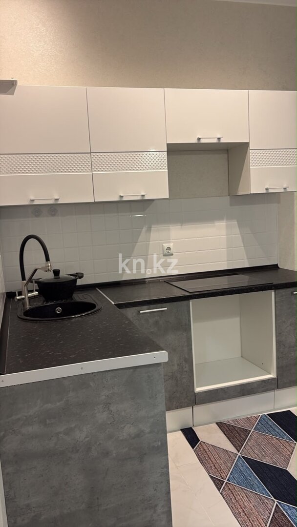 Аренда 1-комнатной квартиры, 38 м² в Астане
