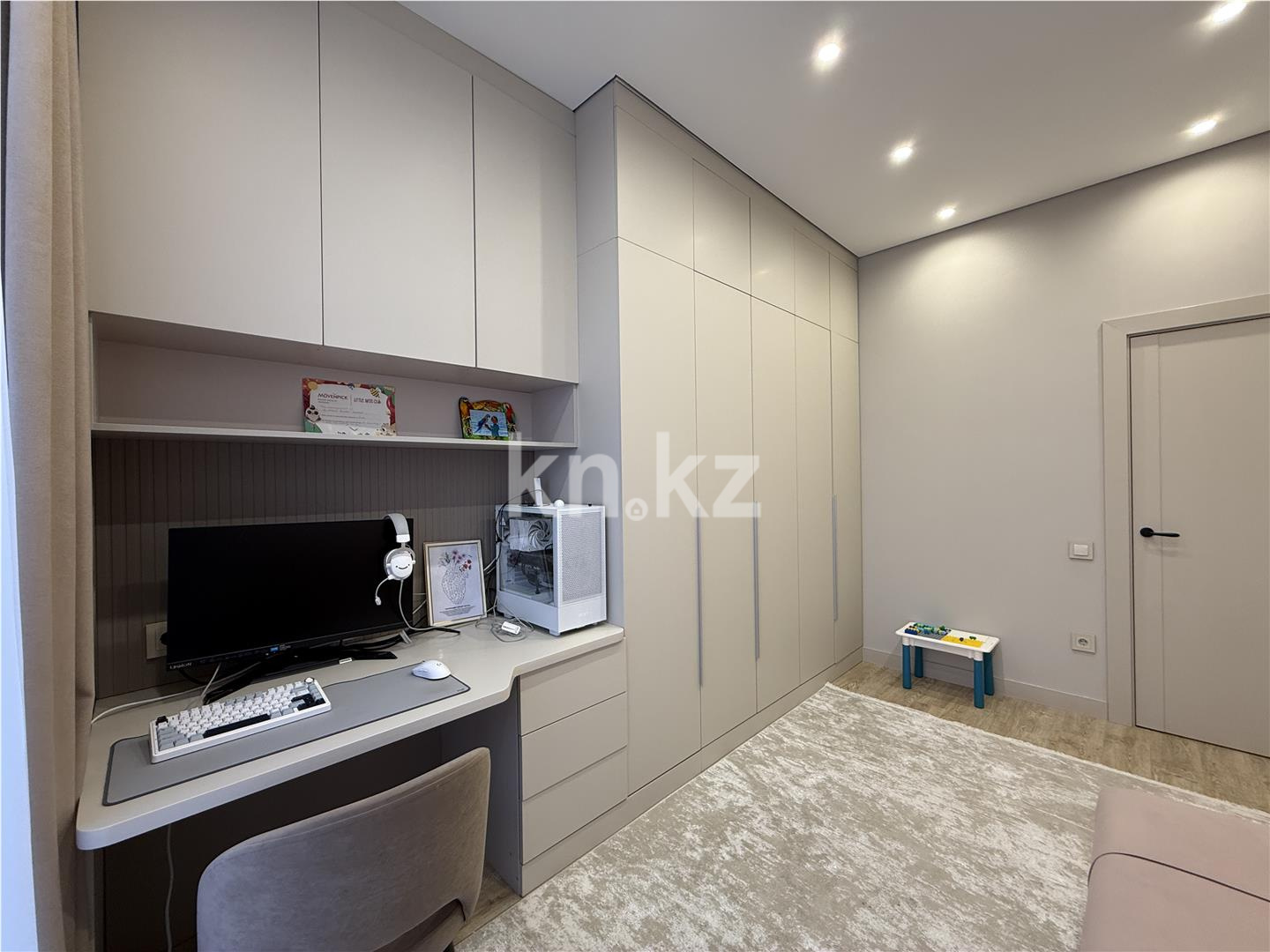 Продажа 3-комнатной квартиры, 88 м², ул. Букетова, дом  3/4 - Продажа квартир в Караганде фото 19 из 36