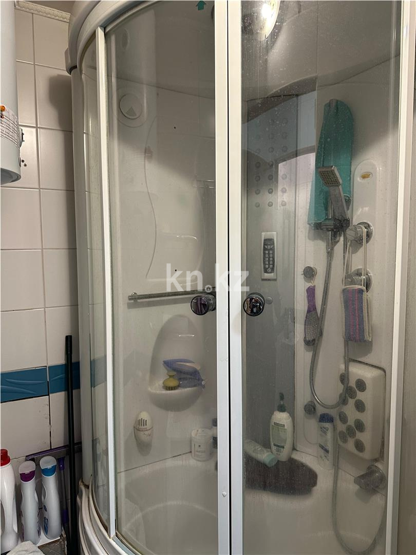 Продажа 3-комнатной квартиры, 95 м², пр. Н. Абдирова - Продажа квартир в Караганде фото 9 из 14