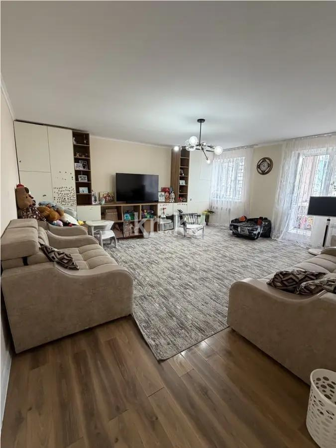Продажа 4-комнатной квартиры, 152 м² в Астане