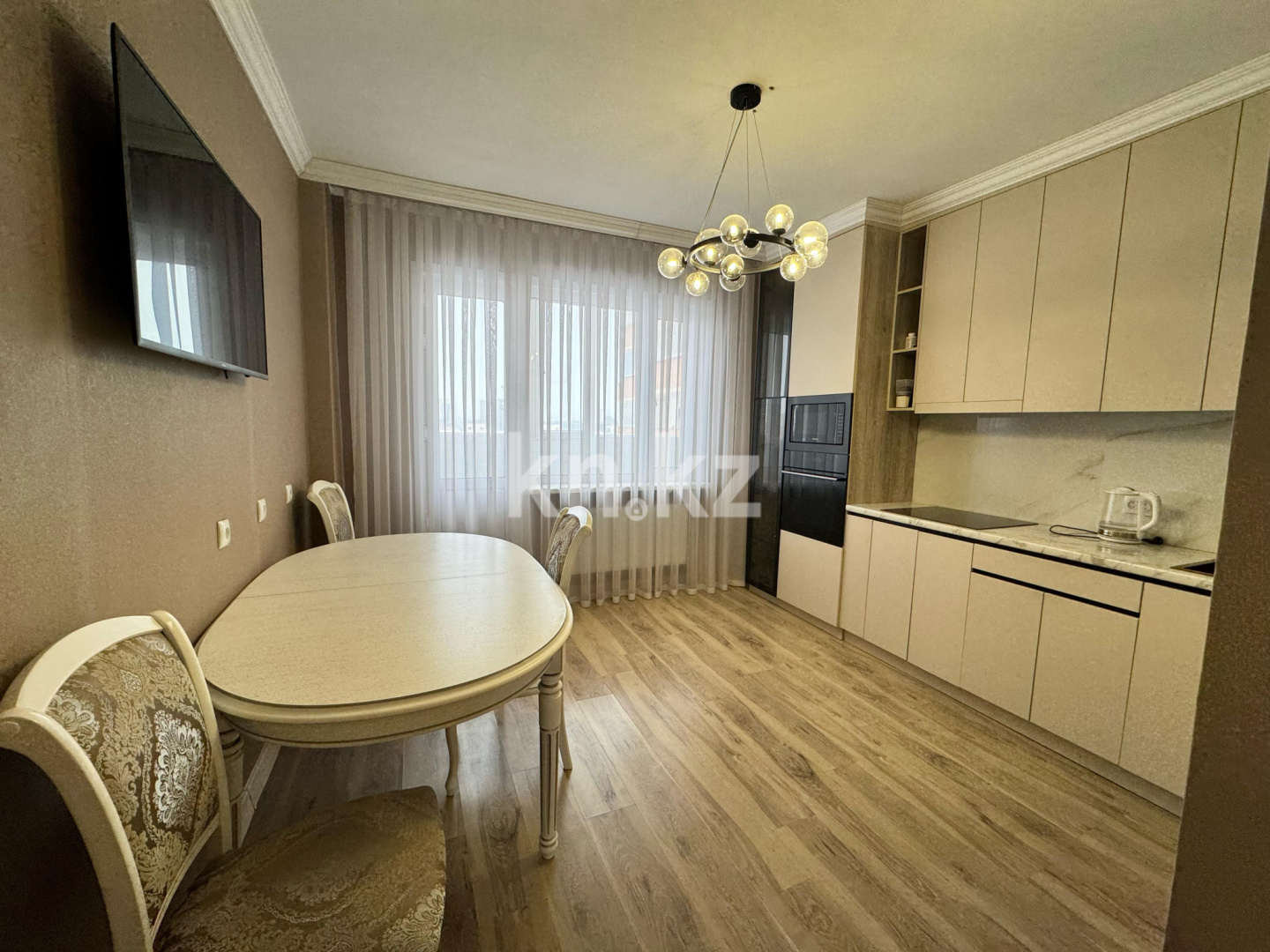 Продажа 3-комнатной квартиры, 89 м², пр. Шахтеров, дом  52 в Караганде - фото 10