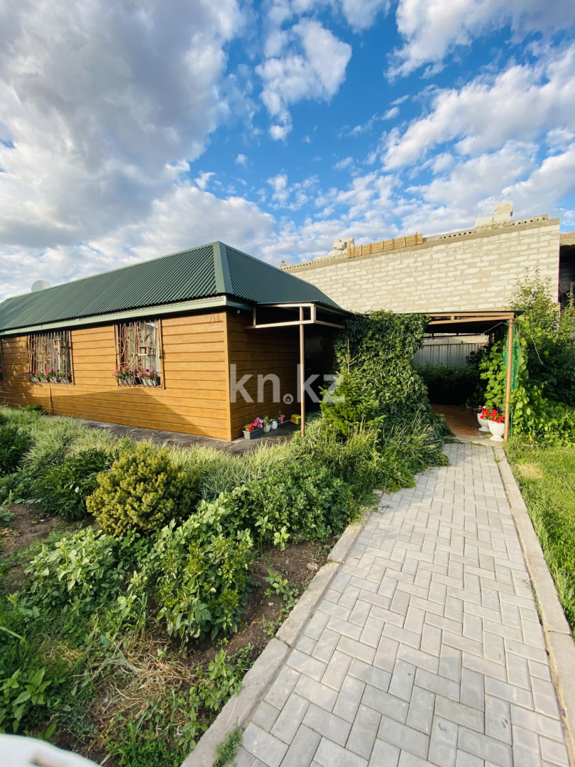 Продажа 4-комнатного дома, 80 м², ул. Кунгей, дом  47 - Продажа  четырехкомнатных домов, коттеджей в Караганде без посредников с фото фото 1 из 9