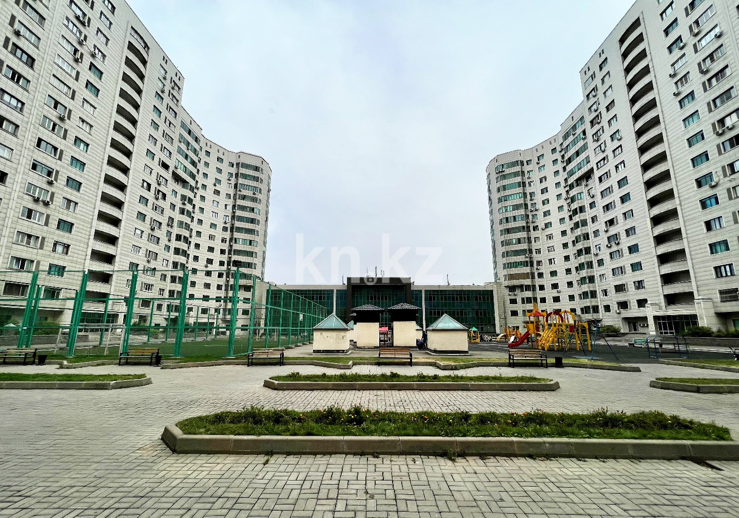 Продажа 2-комнатной квартиры, 93 м², пр. Абая, дом  150/230 в Алматы - фото 7