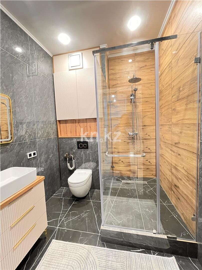 Продажа 2-комнатной квартиры, 68 м² в Караганде - фото 11
