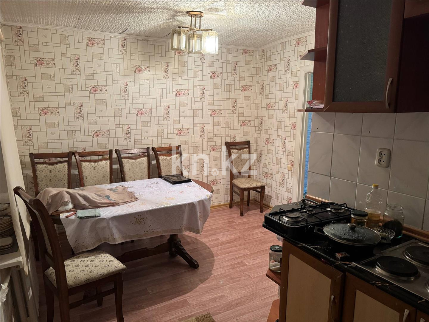 Продажа 4-комнатной квартиры, 61 м², мкр-н 21, дом  21 - Продажа  четырехкомнатных квартир в Караганде фото 9 из 11