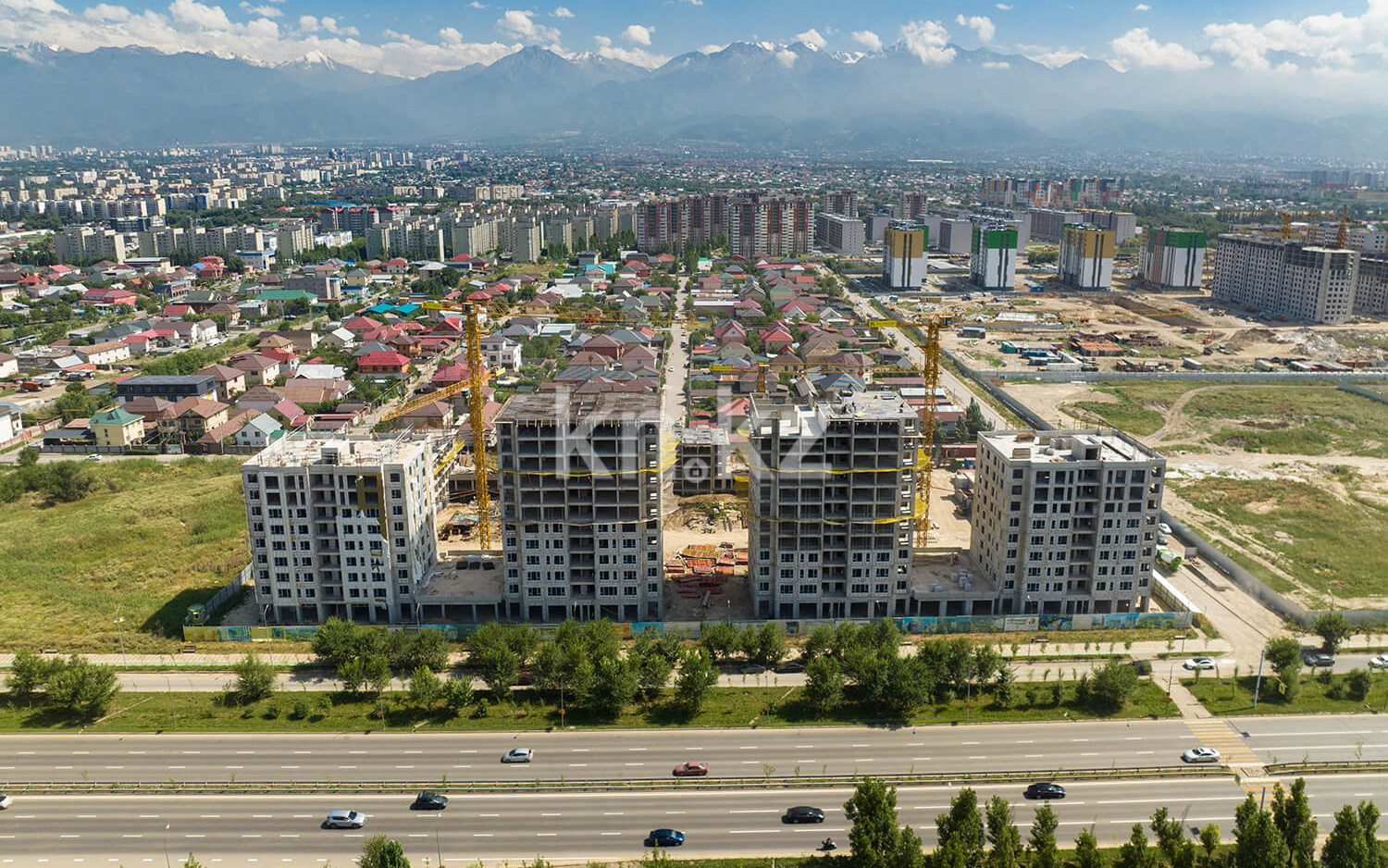 Продажа 2-комнатной квартиры, 66 м², пр. Рыскулова, дом  1 стр в Алматы - фото 2