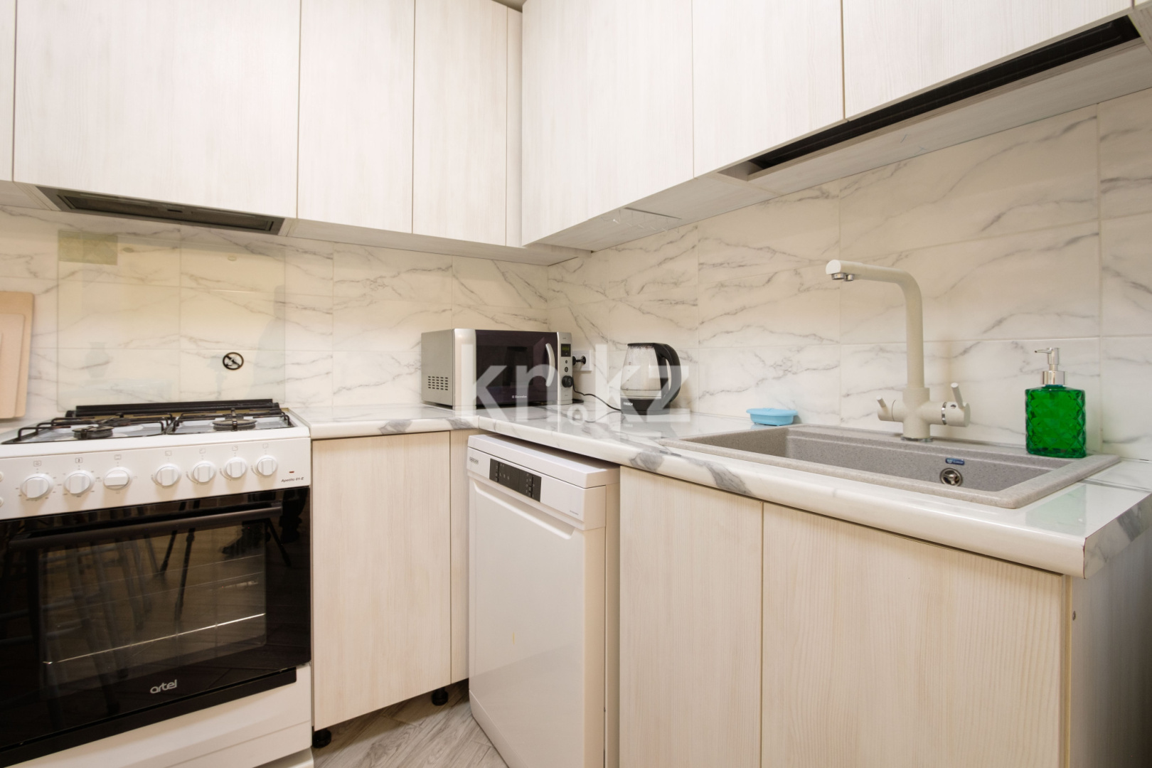 Аренда 2-комнатной квартиры посуточно, 50 м², ул. Байтурсынова, дом  86/88 - пр. Абая - Аренда  двухкомнатных квартир посуточно в Алматы фото 10 из 13