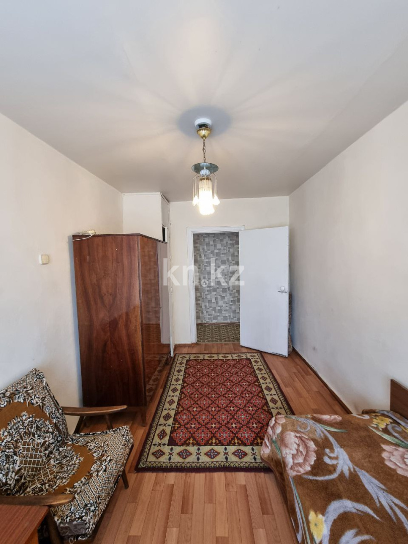 Продажа 3-комнатной квартиры, 50 м², ул. Аманжолова, дом  21 - Продажа квартир в Караганде фото 9 из 15