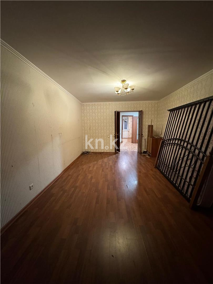 Продажа 3-комнатной квартиры, 69 м², ул. Алиханова - Продажа  трехкомнатных квартир в Караганде фото 6 из 14