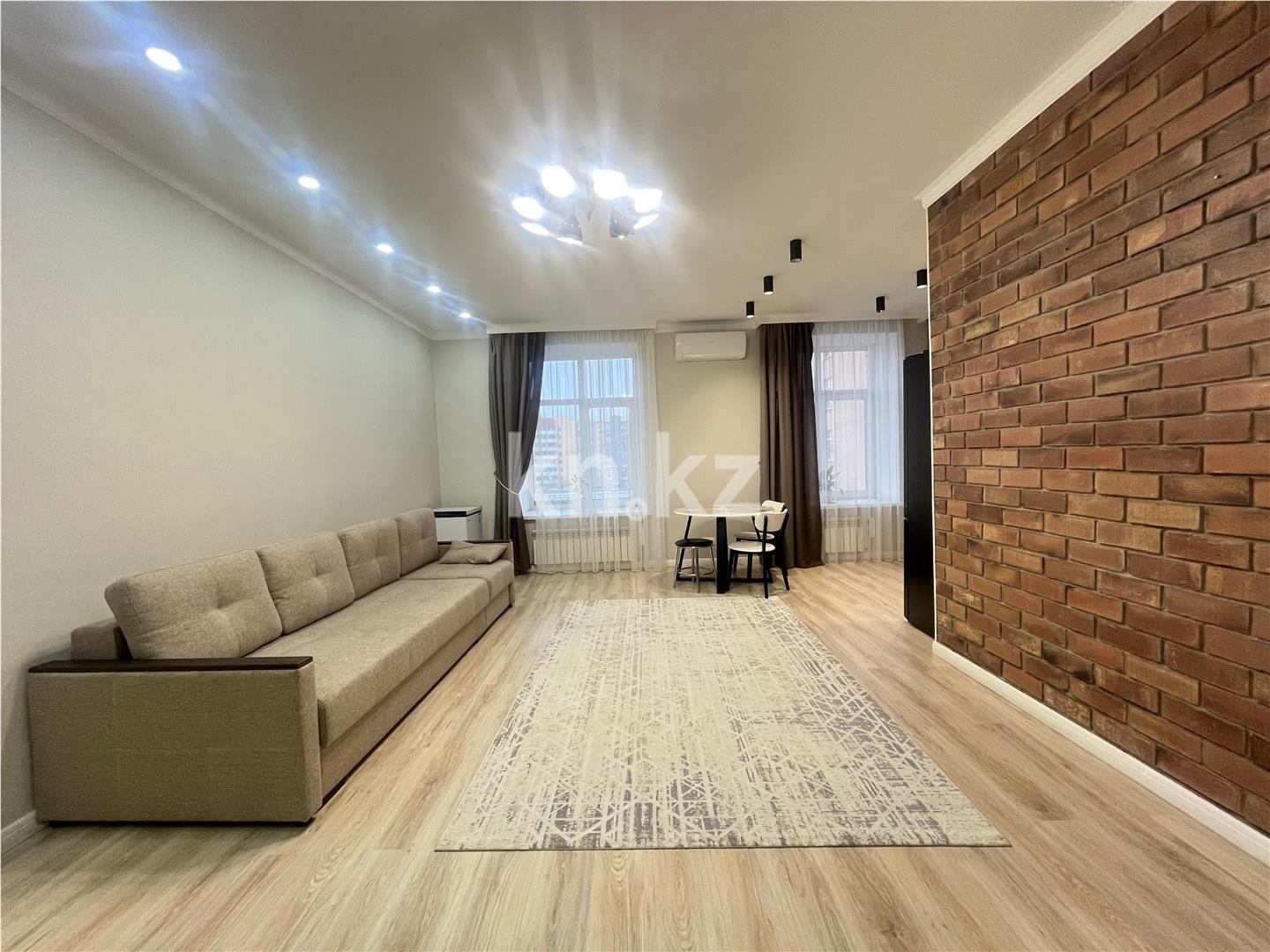 Продажа 2-комнатной квартиры, 70 м², пр. Строителей, дом  33/4 - Продажа квартир в Караганде с фото фото 1 из 14