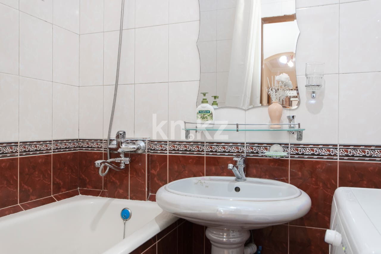 Аренда 2-комнатной квартиры посуточно, 50 м², Самал-2 мкр-н, дом  27 - Аренда жилой и коммерческой недвижимости в Алматы фото 13 из 17