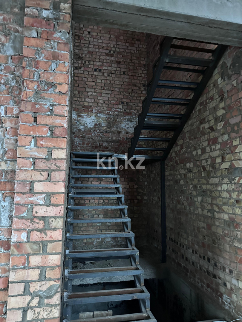 Продажа 7-комнатного дома, 388 м² - Продажа домов, коттеджей в Караганде на Юго-Востоке фото 11 из 17