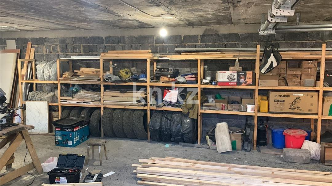 Продажа 5-комнатного дома, 210 м², ул. Мынбаева, дом  106 - Продажа квартир в Караганде фото 21 из 25