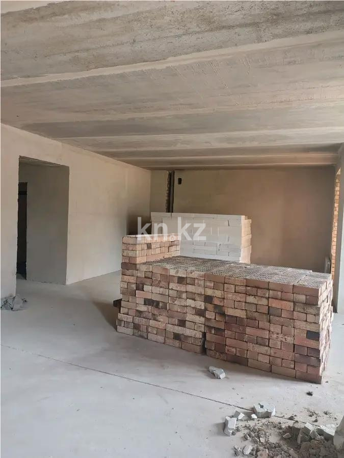 Продажа 3-комнатной квартиры, 100 м², ул. Карбышева, дом  4/3 - Продажа квартир в Караганде фото 1 из 7