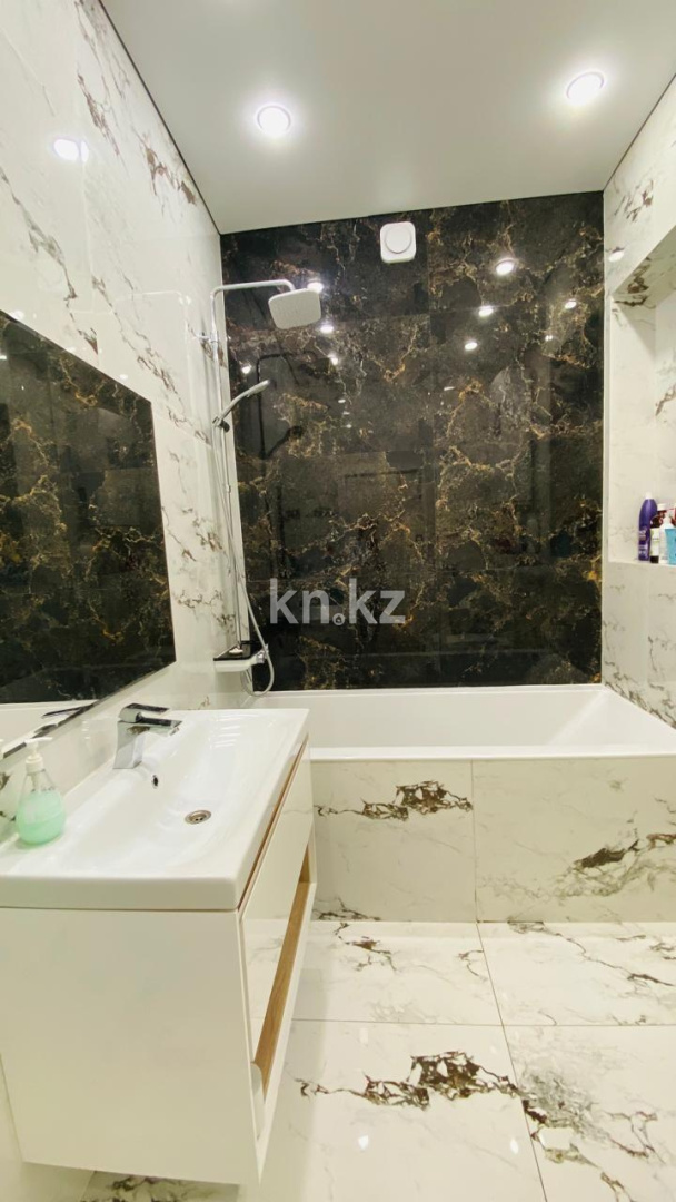 Продажа 3-комнатной квартиры, 80 м², ул. Ашимова, дом  21 в Караганде - фото 20