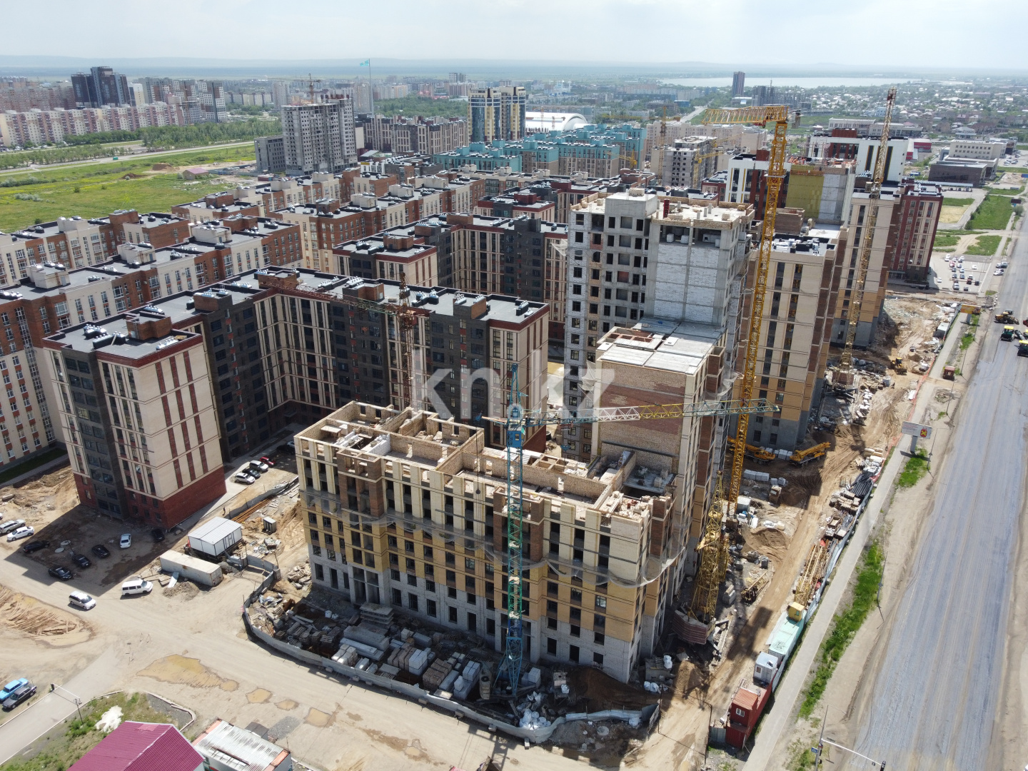 Продажа 3-комнатной квартиры, 88 м², ул. Букетова, дом  3/4 в Караганде - фото 41