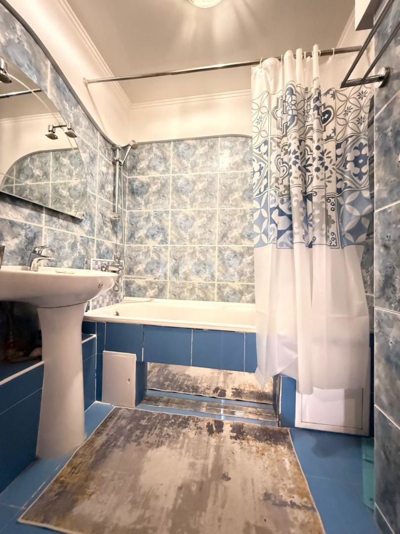 Продажа 3-комнатной квартиры, 70 м², ул. Жандосова в Алматы - фото 12