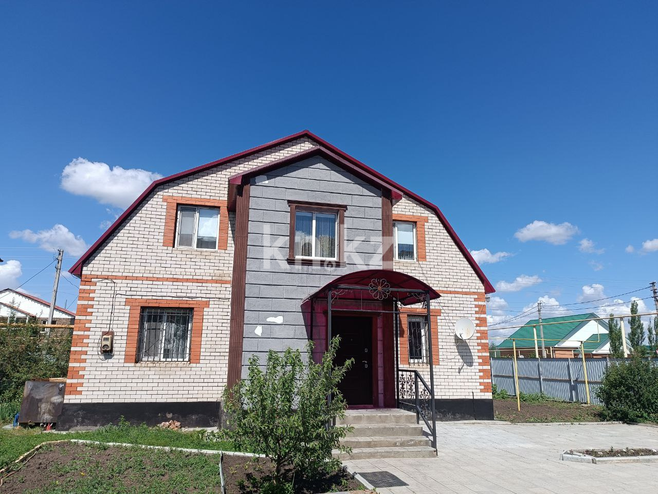 Продажа 5-комнатного дома, 213.9 м², 68-й квартал - Продажа домов, коттеджей в Казахстане фото 1 из 38