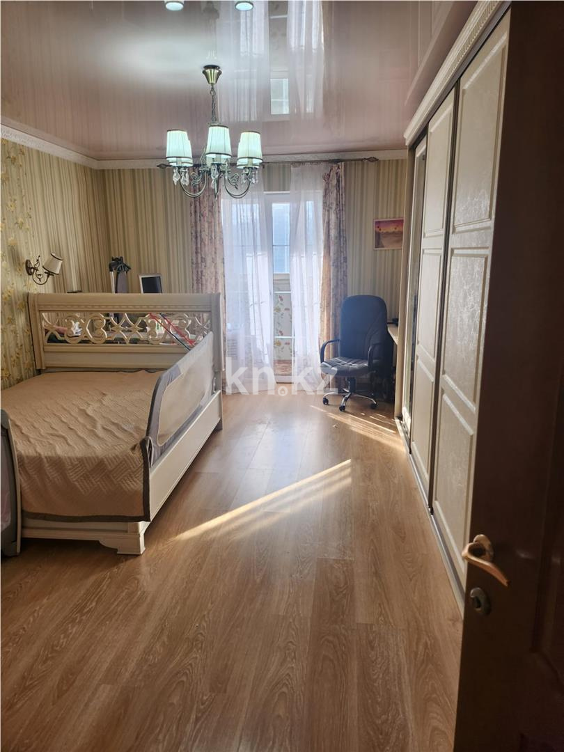 Продажа 4-комнатной квартиры, 140 м², пр. Шахтеров в Караганде - фото 4