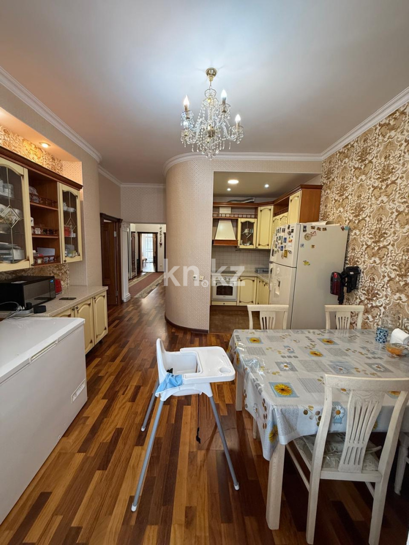 Продажа 3-комнатной квартиры, 130 м², ул. Достык, дом  1 - Казакрадиосы в Астане - фото 4