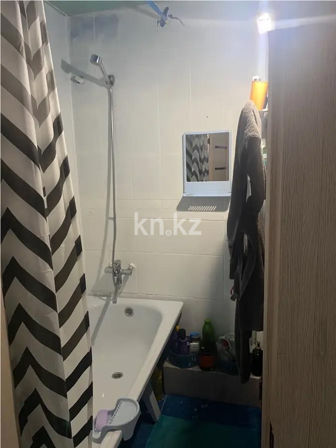 Продажа 3-комнатной квартиры, 60 м², ул. Орлова, дом  105/2 в Караганде - фото 6