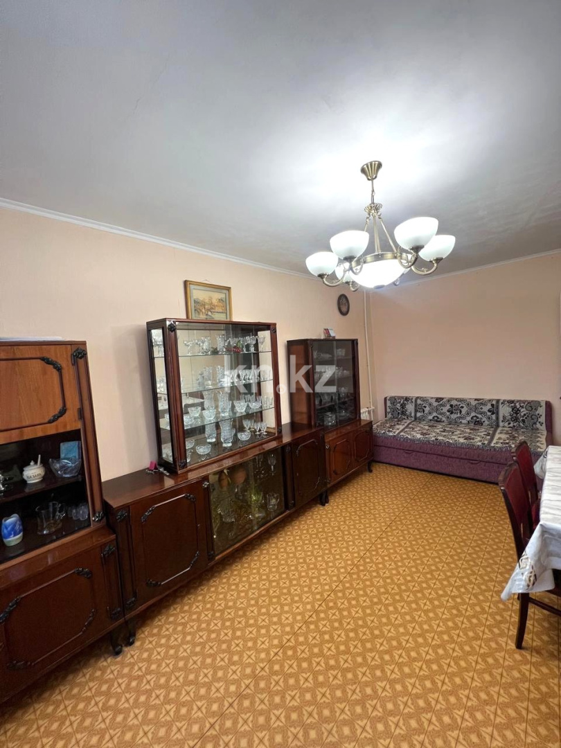 Продажа 3-комнатной квартиры, 63 м², 11 мкр. в Алматы - фото 2