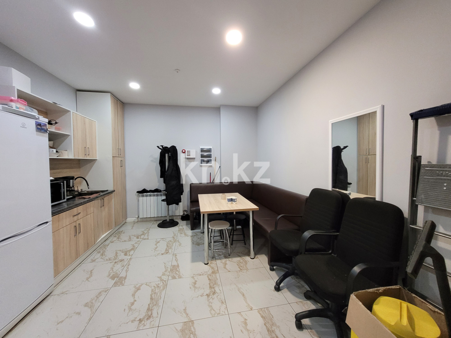 Продажа , 306 м², ул. Комиссарова - Продажа офисных и торговых помещений в Караганде с фото фото 4 из 6