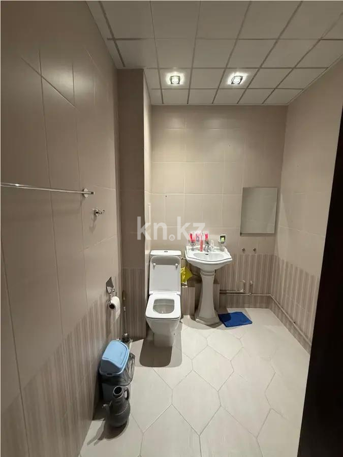 Продажа 4-комнатной квартиры, 98.4 м², мкр-н Жетысу-2, дом  67 в Алматы - фото 3