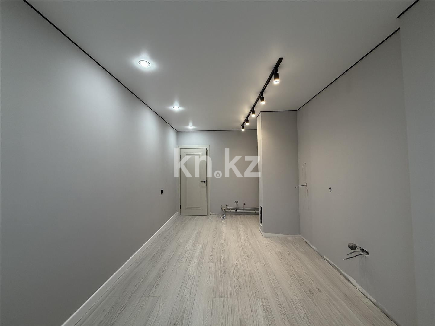 Продажа 4-комнатной квартиры, 99 м², ул. Сауран в Астане - фото 4