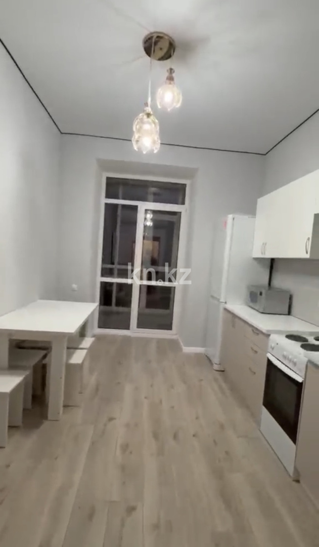 Аренда 1-комнатной квартиры, 40 м² в Астане