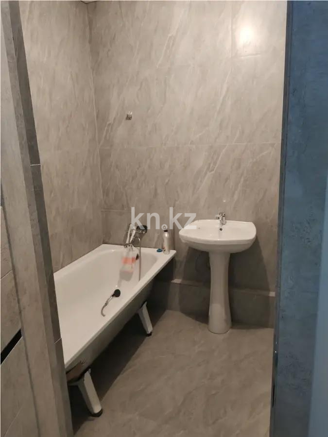 Продажа 1-комнатной квартиры, 38 м², ул. Бейбарыс Султан, дом  12 - Продажа  однокомнатных квартир в Астане без посредников с фото фото 3 из 3