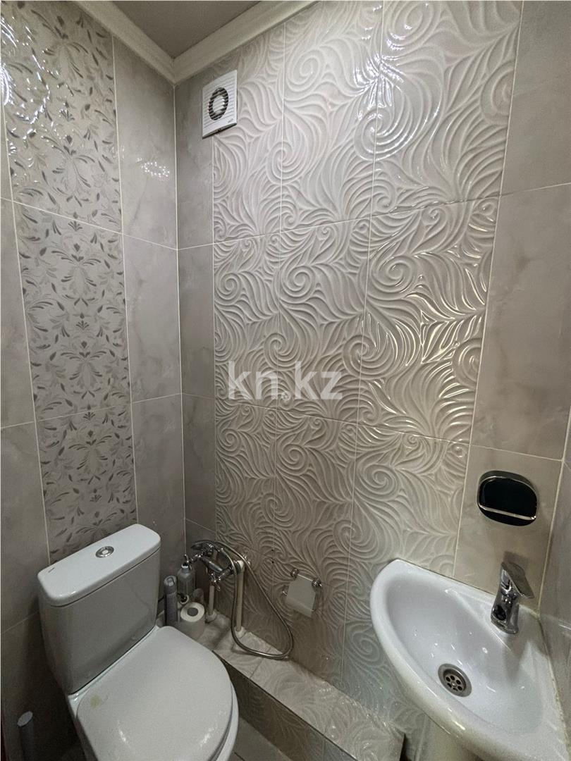 Продажа 4-комнатной квартиры, 80 м², ул. Ермекова - Продажа  четырехкомнатных квартир в Караганде фото 13 из 16