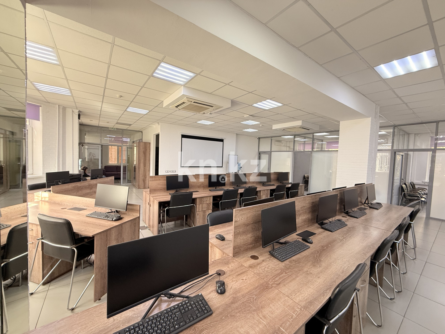 Продажа , 168.6 м², Шолпан Иманбаевой, дом  8 - пер. Иманова - Продажа офисных и торговых помещений в Астане с фото фото 1 из 12