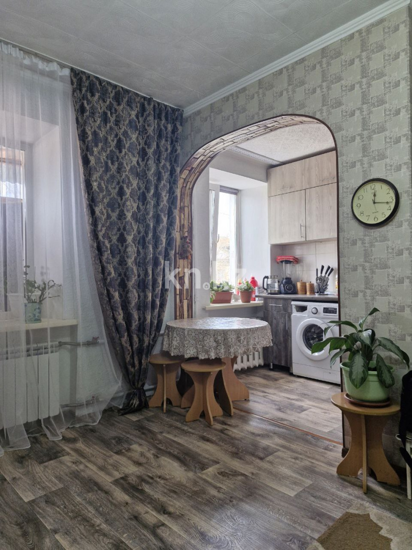 Продажа 2-комнатной квартиры, 43.7 м², ул. Белинского, дом  3 - Продажа жилой и коммерческой недвижимости в Усть-Каменогорске фото 1 из 11
