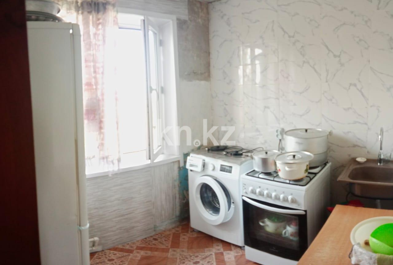 Продажа 3-комнатной квартиры, 61 м², мкр-н 15, дом  1 в Караганде - фото 8