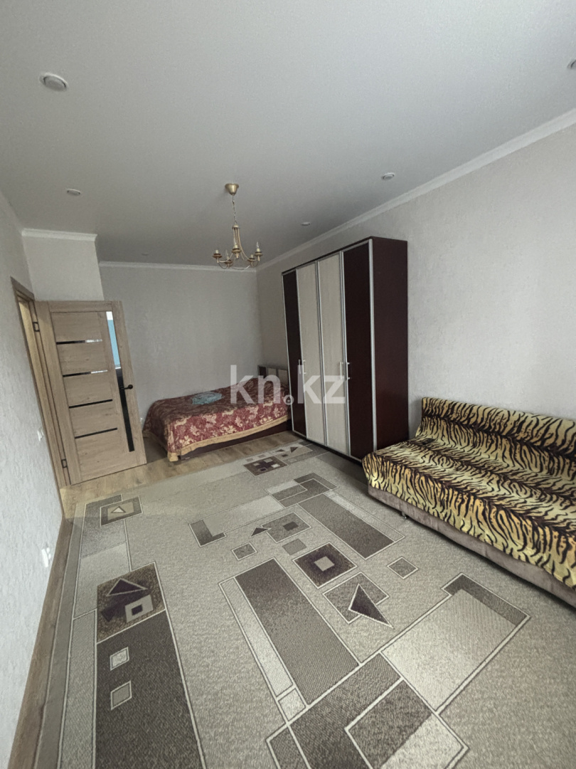 Аренда 1-комнатной квартиры посуточно, 40 м², ул. Байтурсынова, дом  18 - Аренда  однокомнатных квартир посуточно в Астане фото 1 из 6