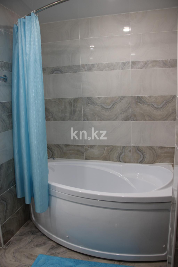 Аренда 3-комнатной квартиры посуточно, 70 м², Камзина, дом  20 - Аренда квартир посуточно в Павлодаре фото 9 из 15