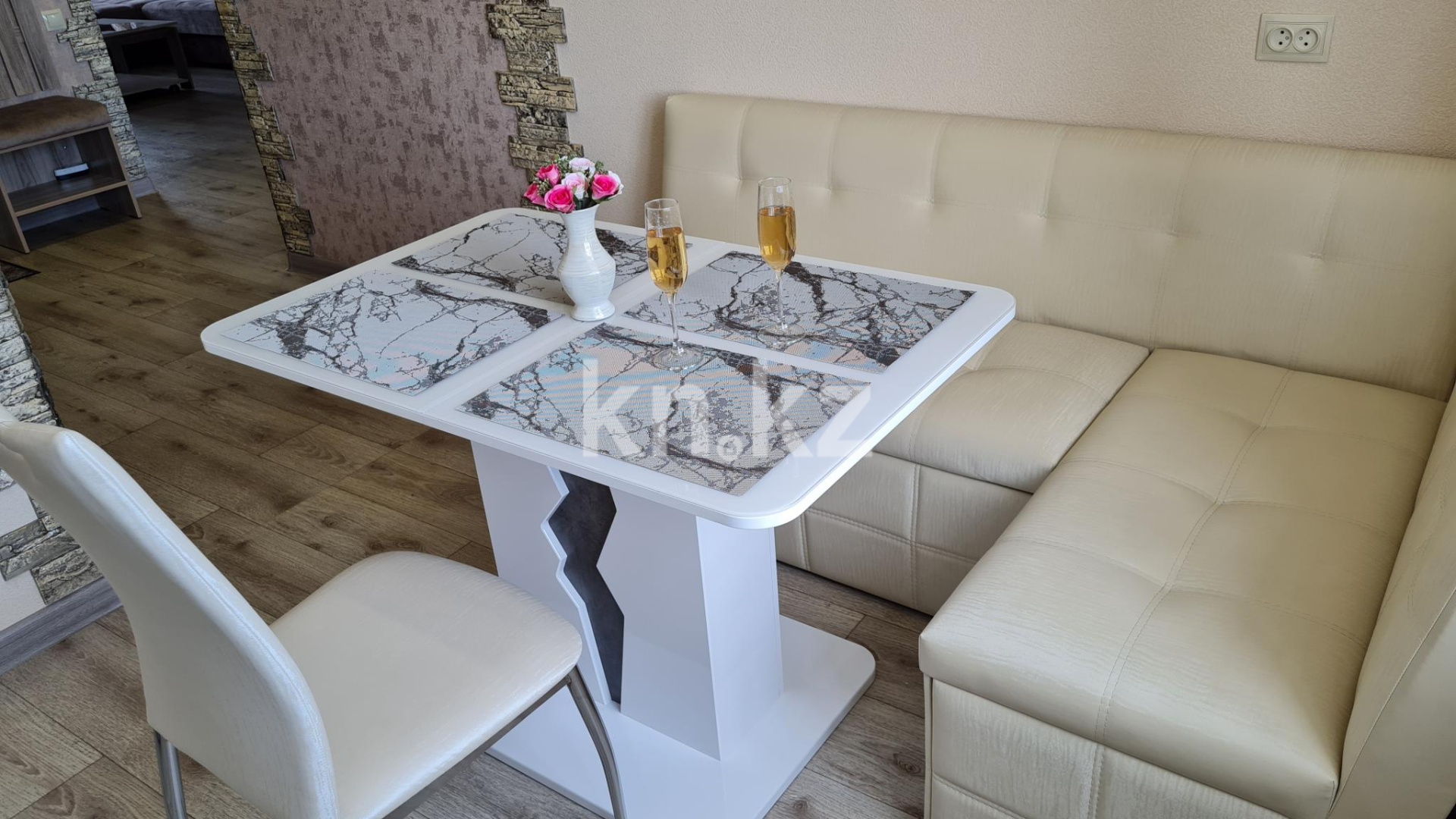 Аренда 2-комнатной квартиры посуточно, 56 м², ул. Чехова, дом  55 - Аренда квартир посуточно в Усть-Каменогорске фото 17 из 20