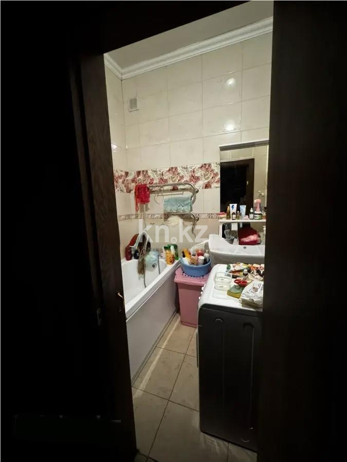 Продажа 2-комнатной квартиры, 55.7 м², ул. Богенбай батыра, дом  136 в Алматы - фото 4