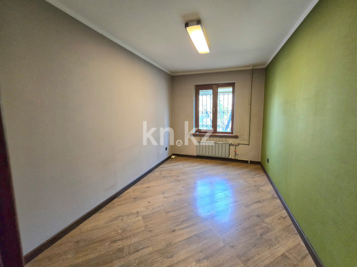 Продажа 2-комнатной квартиры, 43 м², мкр-н Аксай-2 в Алматы