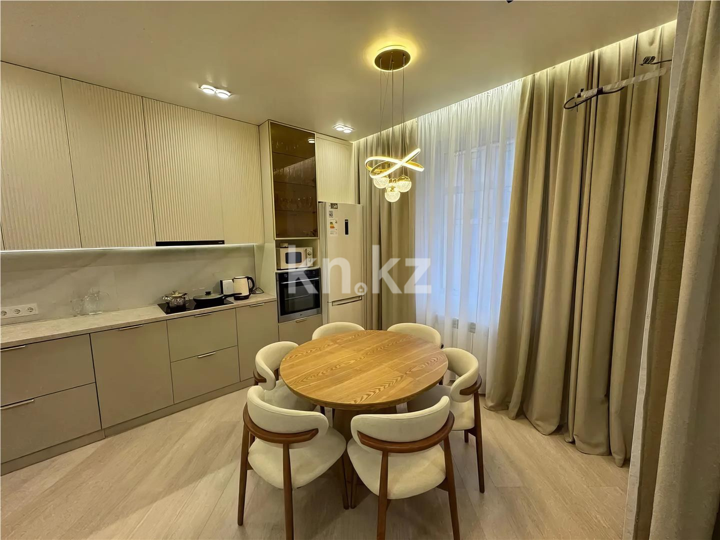 Продажа 3-комнатной квартиры, 97 м², ул. Букетова, дом  3/2 - Продажа квартир в Караганде фото 1 из 16