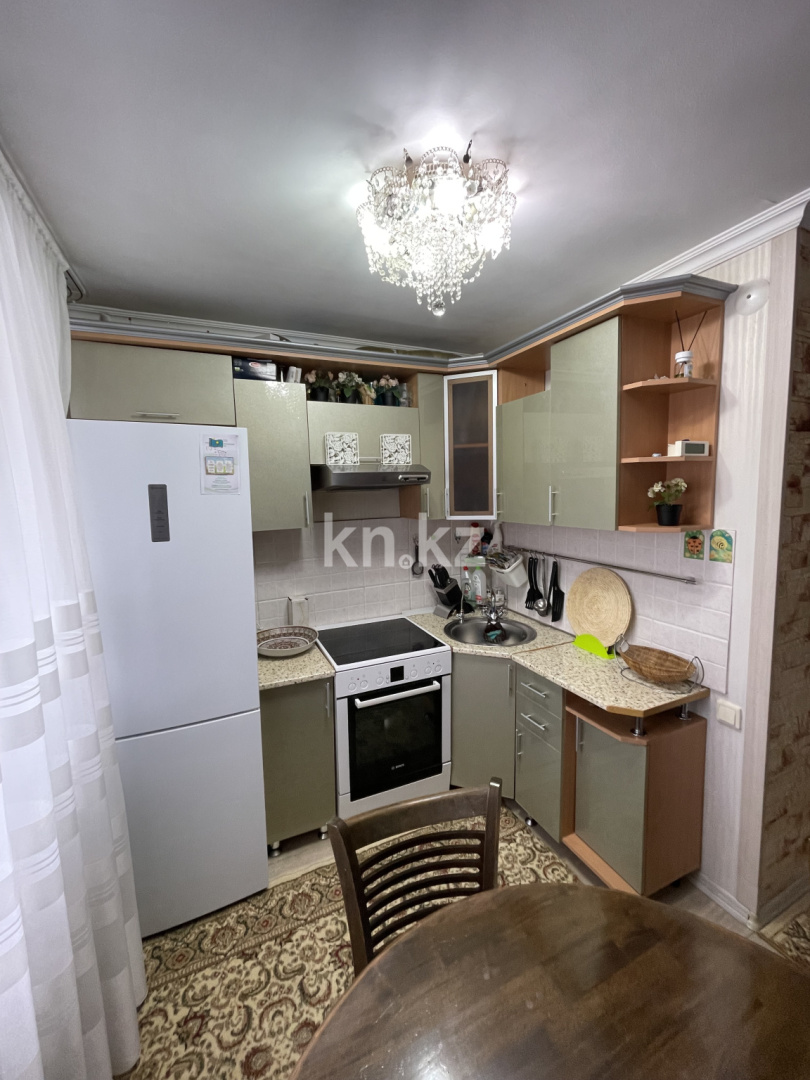Продажа 3-комнатной квартиры, 60 м², ул. Протозанова, дом  39 - Продажа квартир в Усть-Каменогорске с фото фото 1 из 15