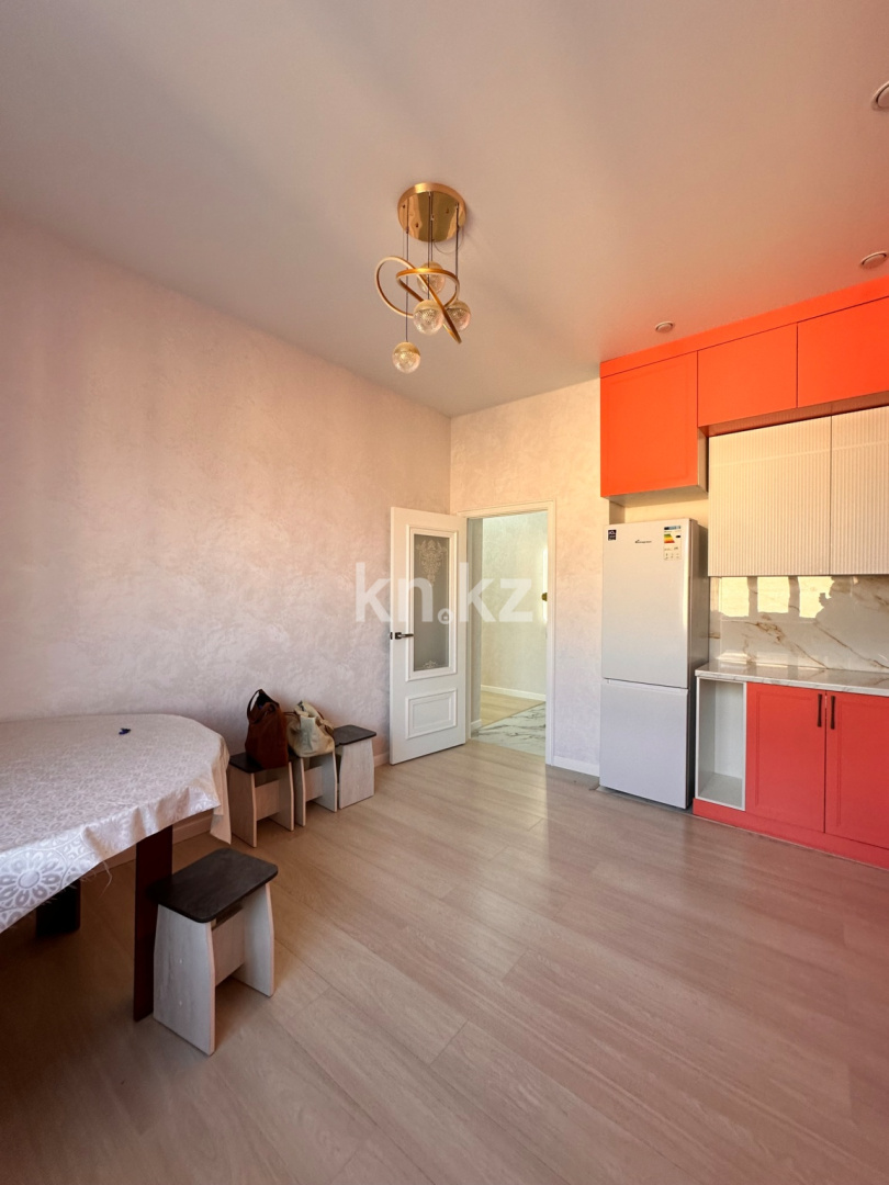 Аренда 3-комнатной квартиры, 82 м² - Аренда квартир помесячно в Караганде фото 2 из 23