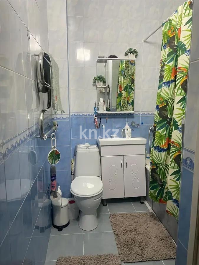 Продажа 1-комнатной квартиры, 40 м², мкр-н Аксай-4, дом  54 в Алматы - фото 3